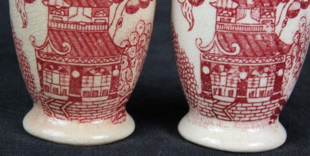 L18 VINTAGE 1920S RARE MORIYAMA RED WILLOW SALT AND PEPPER SHAKERS 