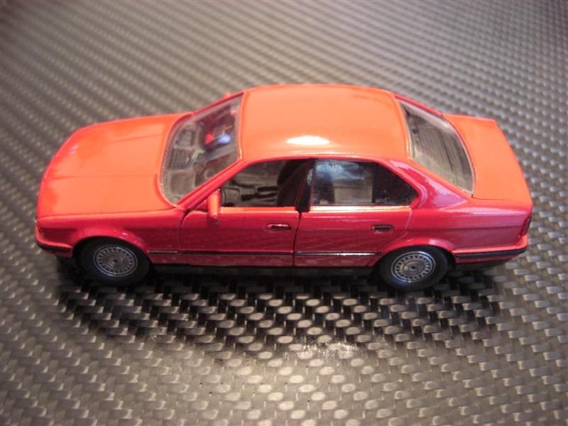 Model BMW 535i (M5) e34 Red 143 MIB   Schabak  