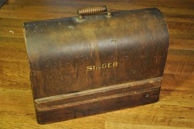 Antique 1923 SINGER Portable Sewing Machine w/Bent Wood Case  Cleaned 