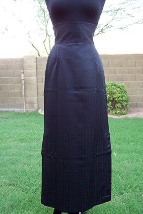 WORD ON SIZING This skirt is a Heavy Red size Medium. It can 