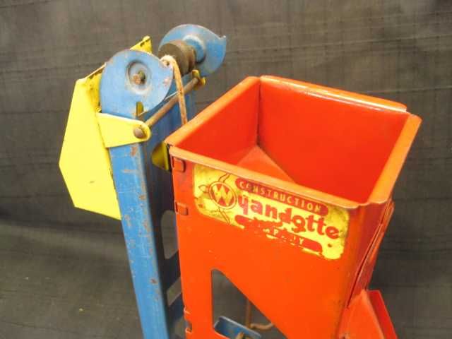 Wyandotte Construction Unloading Hopper Contruction Toy  