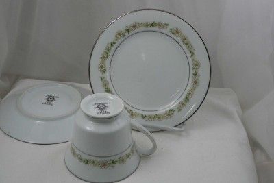 Noritake China TRILBY 5 PC Placesettings Daisy Pattern  