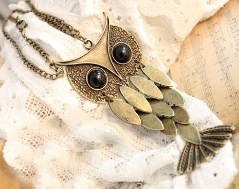   Smart Sheet Style Owl with Black Eyes Pendant Necklace XL108  