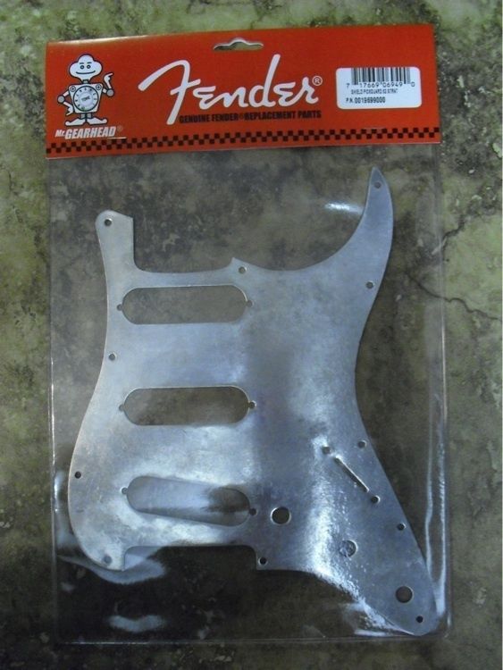 FENDER 62 STRAT PICKGUARD SHIELD   