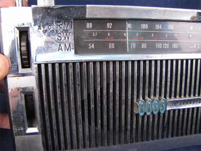 Vintage Ross Magnifique 13 Transistor 3 Band Radio  