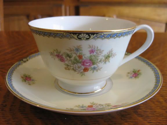 NORITAKE NIPPON TOKI KAISHA 1850 PATTERN COFFEE CUPS & SAUCERS 