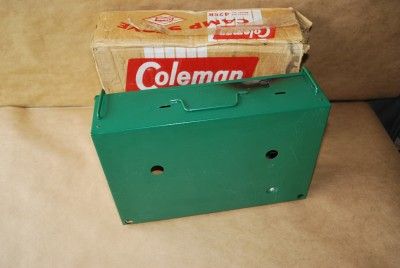 VINTAGE COLEMAN 2 BURNER CAMP STOVE MODEL 425B WITH ITS BOX  