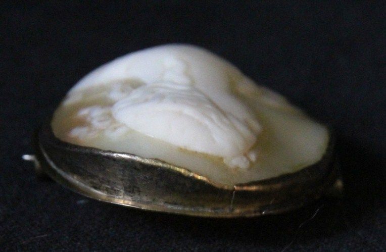   ANTIQUE VICTORIAN / EDWARDIAN CARVED CAMEO BROOCH HIGH RELIEF  
