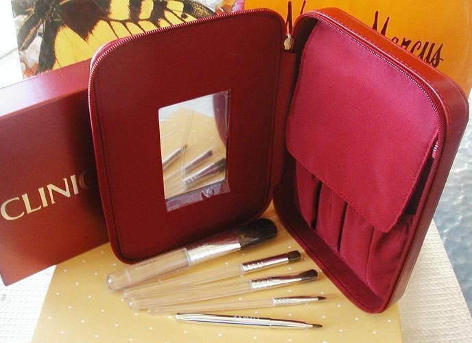 Clinique BRUSH SET Powder/Blush RETRACTABLE LIP BRUSH Eye Shadow 