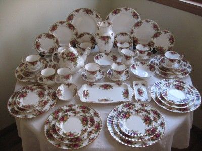 Royal Albert Old Country Roses China Set ENGLAND Full Service for 8 