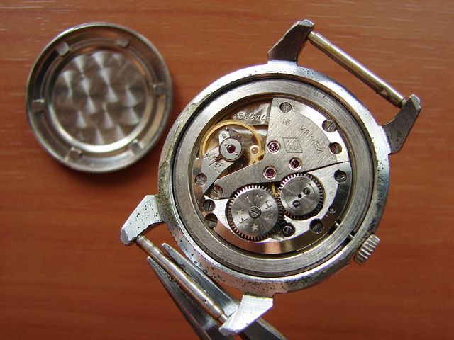 SPUTNIK VINTAGE SOVIET RUSSIAN MECHANICAL WRISTWATCH COLLECTABLE 