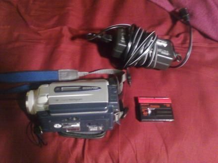 Sony Mini DV Digital Handycam DCR TRV27 NTSC   Night Vision   120x 