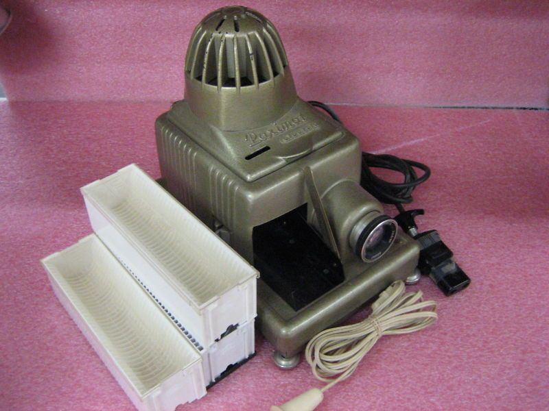 Vintage Braun Nornberg Paximat Slide Projector  