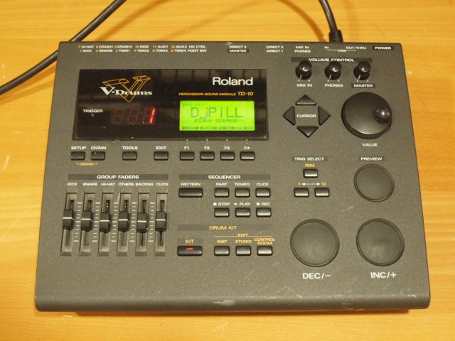 Roland TD 10 EXPANDED TDW 1 Drum Module Brain TD10 20 12 9 8 7 6V 5 4 