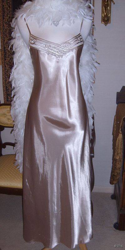 Vtg Intimate Essentials GOLD Glossy Shiny Liquid Satin Long Nightgown 