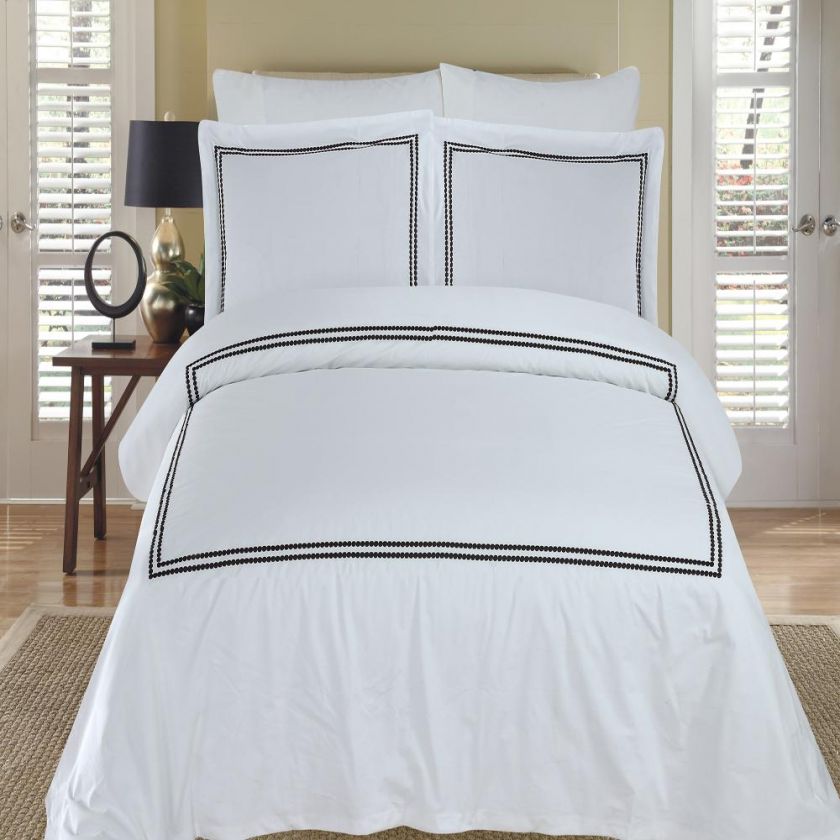 Embroidered Eqyptian Cotton Duvet Cover Set + 4 Pc. Sheet Set /White 