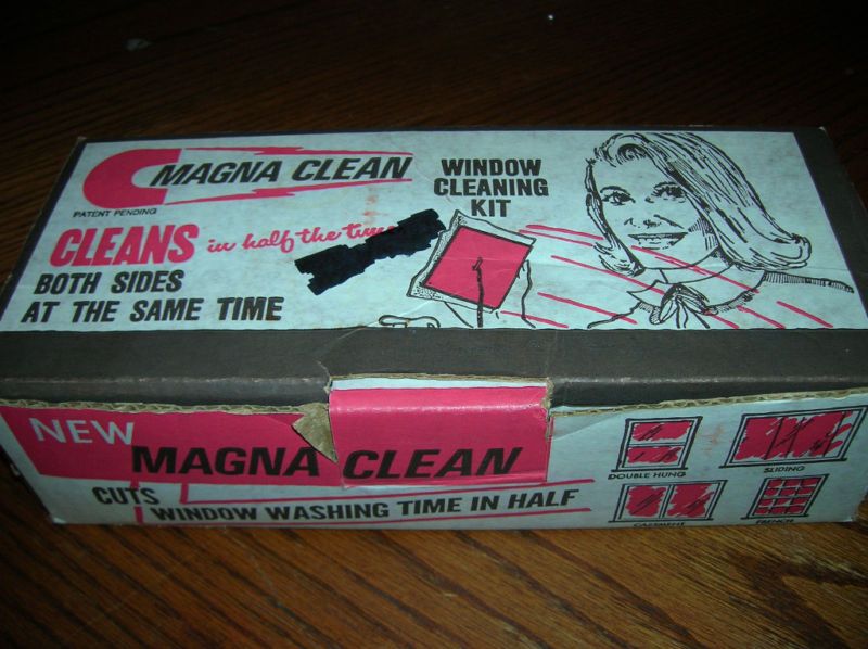 MAGNA CLEAN WINDOW CLEANING KIT DOES BOTH SIDES AT ONCE  