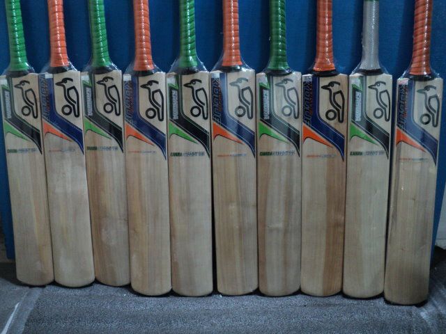   + KAHUNA) Prodigy Free  Grip+nok+oil+toe+cover Cricket Bat  