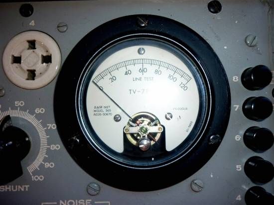 ca. 1960 ARMY TV 7 D/U T 3 Vacuum Tube Tester Serial # 1081 ORIGINAL 